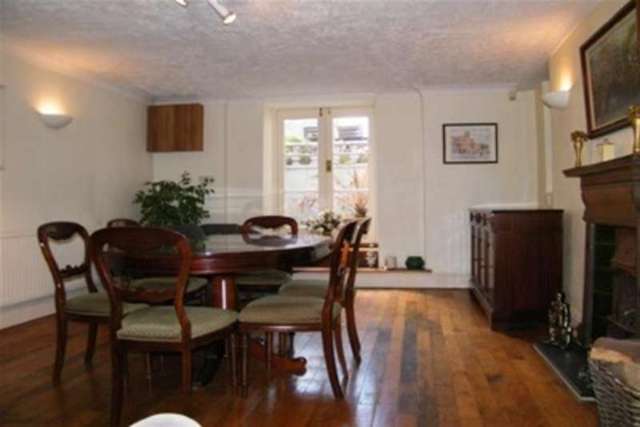  Image of 2 bedroom Semi-Detached house to rent in Park Valley Nottingham NG7 at Nottingham, NG7 1BQ