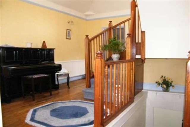  Image of 2 bedroom Semi-Detached house to rent in Park Valley Nottingham NG7 at Nottingham, NG7 1BQ