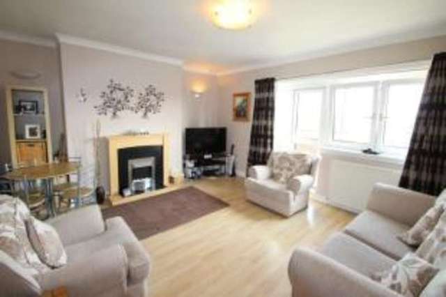  Image of 3 bedroom Flat for sale in Parkneuk Road Giffnock Glasgow G43 at Glasgow Lanarkshire Pollokshaws, G43 2AG
