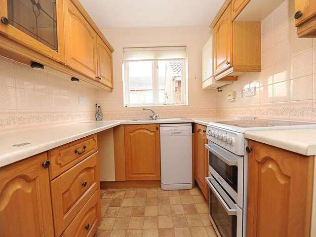  Image of 3 bedroom Detached house for sale in Parkside Close Meanwood Leeds LS6 at Leeds LS6 Leeds, LS6 4LZ