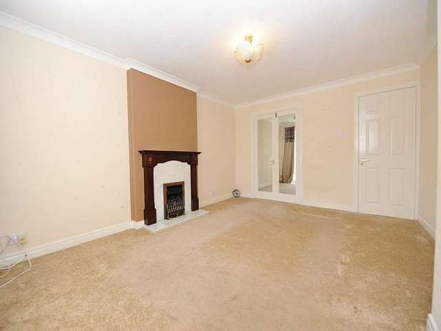  Image of 3 bedroom Detached house for sale in Parkside Close Meanwood Leeds LS6 at Leeds LS6 Leeds, LS6 4LZ