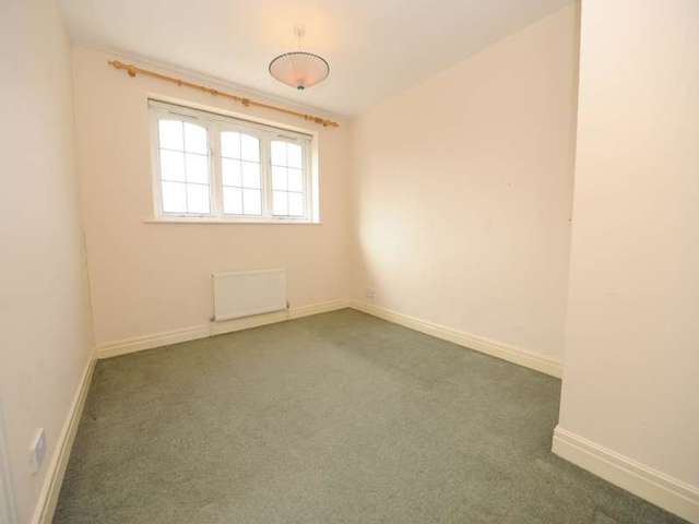  Image of 3 bedroom Detached house for sale in Parkside Close Meanwood Leeds LS6 at Leeds LS6 Leeds, LS6 4LZ