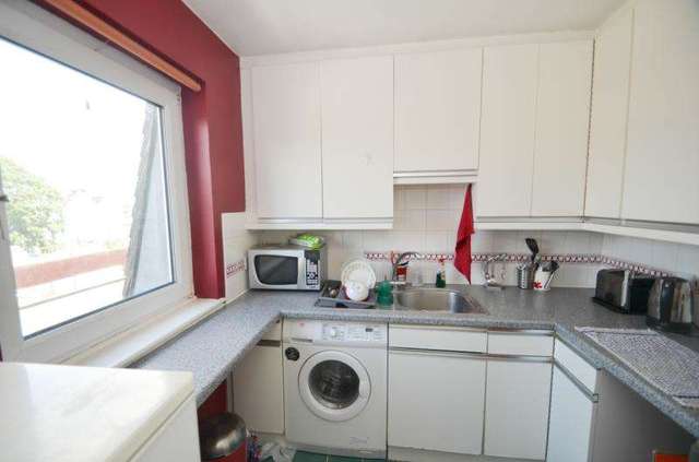  Image of 1 bedroom Flat to rent in High Street Wimbledon London SW19 at High Street Wimbledon London Wimbledon, SW19 5AY