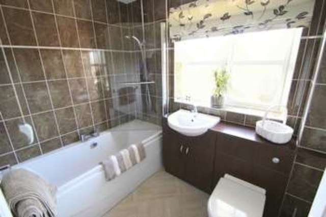 Image of 4 bedroom Detached house for sale in Partridge Road Stratford-upon-Avon CV37 at Partridge Road  Stratford-Upon-Avon, CV37 9FQ