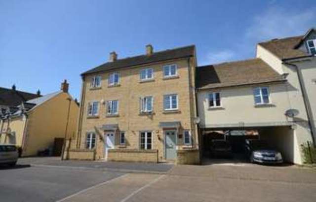  Image of 4 bedroom Terraced house for sale in Pear Tree Walk Carterton OX18 at Pear Tree Walk  Carterton, OX18 1GY