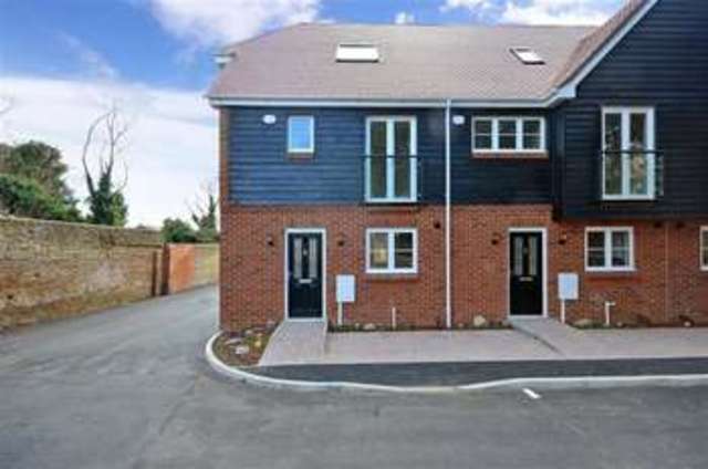  Image of 3 bedroom Mews for sale in Pegwell Road Ramsgate CT11 at Ramsgate Kent Ramsgate, CT11 0JE