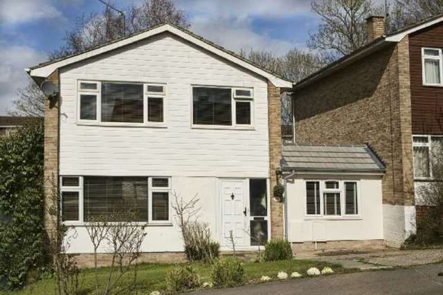  Image of 3 bedroom Detached house for sale in Pierces Hill Tilehurst Reading RG31 at Pierces Hill  Reading, RG31 6RB