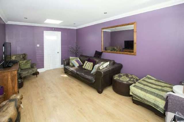  Image of 3 bedroom Detached house for sale in Pierces Hill Tilehurst Reading RG31 at Pierces Hill  Reading, RG31 6RB