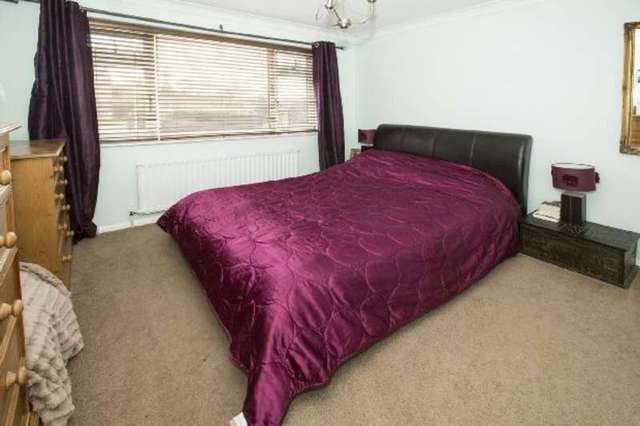  Image of 3 bedroom Detached house for sale in Pierces Hill Tilehurst Reading RG31 at Pierces Hill  Reading, RG31 6RB