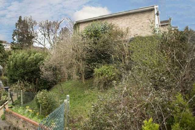  Image of 3 bedroom Detached house for sale in Pierces Hill Tilehurst Reading RG31 at Pierces Hill  Reading, RG31 6RB