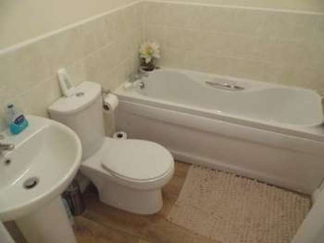  Image of 2 bedroom Flat for sale in The Laurels Fazeley Tamworth B78 at Tamworth Staffordshire Tamworth, B78 3EJ