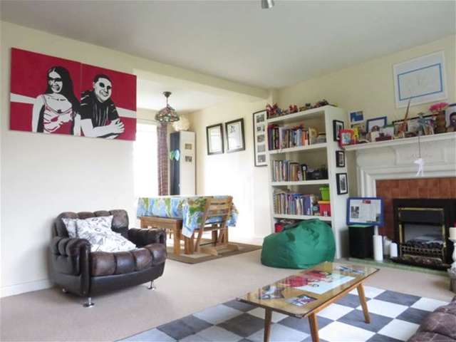  Image of 3 bedroom Flat to rent in Pond Mead Village Way London SE21 at Dulwich, SE21 7AR