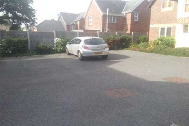  Image of 2 bedroom Flat to rent in Poole Road Upton Poole BH16 at Poole, BH16 5JB