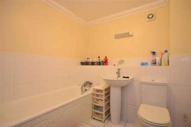  Image of 2 bedroom Flat for sale in Poplar Road Broadstairs CT10 at Broadstairs Kent Broadstairs, CT10 2SA