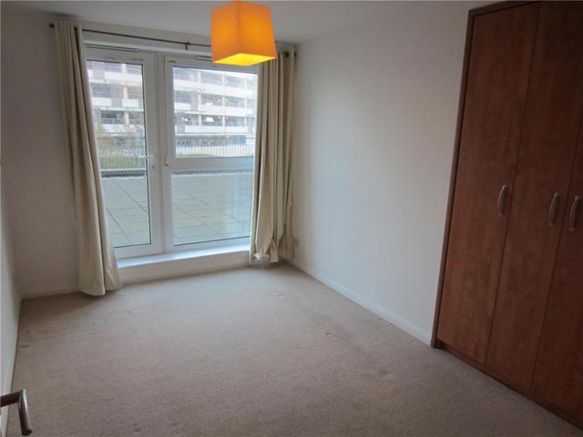 Image of 3 bedroom Flat to rent in Portland Gardens Edinburgh EH6 at Leith Edinburgh Edinburgh, EH6 6NA