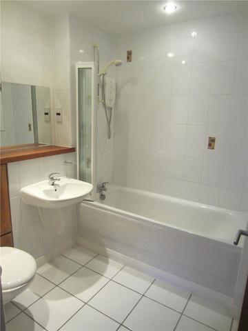  Image of 3 bedroom Flat to rent in Portland Gardens Edinburgh EH6 at Leith Edinburgh Edinburgh, EH6 6NA