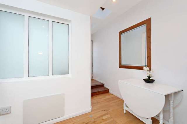  Image of Studio flat for sale in Portland Road London W11 at Portland Road  London, W11 4LU
