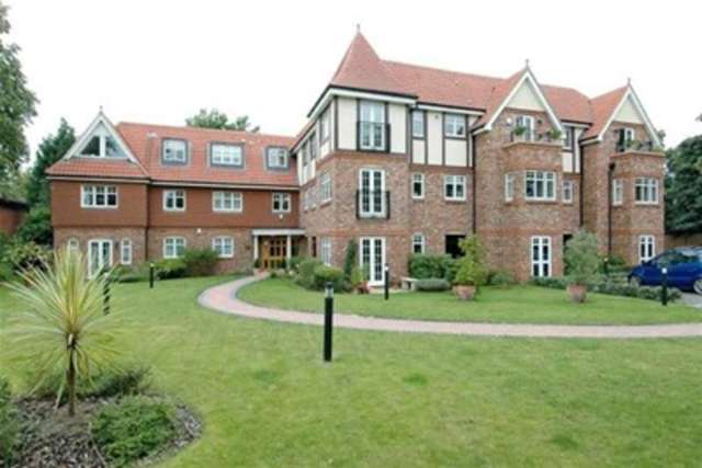  Image of 2 bedroom Flat to rent in Portmore Park Road Weybridge KT13 at Weybridge, KT13 8HG