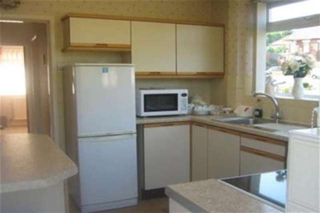  Image of 2 bedroom Bungalow to rent in Prestbury Road Bolton BL1 at Bolton, BL1 8SA