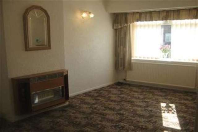  Image of 2 bedroom Bungalow to rent in Prestbury Road Bolton BL1 at Bolton, BL1 8SA