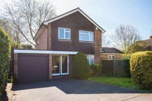  Image of 3 bedroom Detached house for sale in Stratton Road Princes Risborough HP27 at Stratton Road  Princes Risborough, HP27 9AX