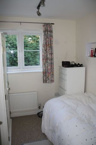  Image of 2 bedroom Flat to rent in Chairmakers Close Princes Risborough HP27 at Chairmakers Close  Princes Risborough, HP27 9BY