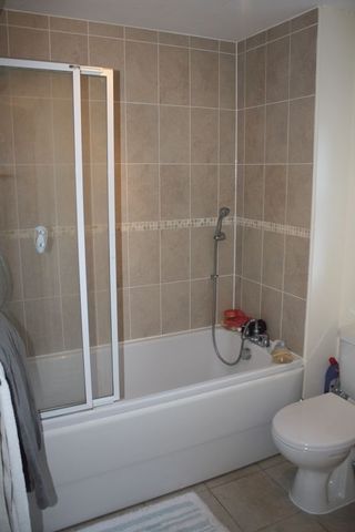  Image of 2 bedroom Flat to rent in Chairmakers Close Princes Risborough HP27 at Chairmakers Close  Princes Risborough, HP27 9BY