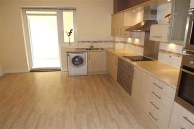  Image of 3 bedroom Flat to rent in Princess Road East Leicester LE1 at Leicester, LE1 7DQ