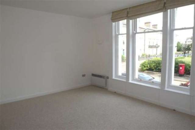  Image of 3 bedroom Flat to rent in Princess Road East Leicester LE1 at Leicester, LE1 7DQ