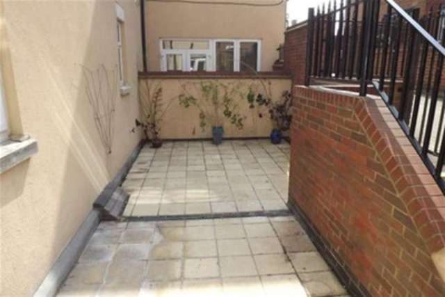  Image of 3 bedroom Flat to rent in Princess Road East Leicester LE1 at Leicester, LE1 7DQ