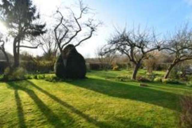  Image of 3 bedroom Detached house for sale in Priory Lane Broad Marston Stratford-upon-Avon CV37 at Broad Marston Stratford-upon-Avon Broad Marston, CV37 8XZ