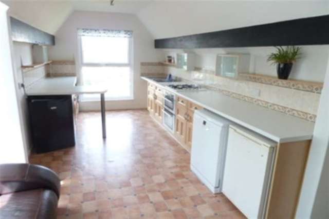  Image of 2 bedroom Flat to rent in Private Road Sherwood Nottingham NG5 at Nottingham, NG5 4DD