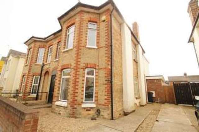  Image of 5 bedroom Semi-Detached house to rent in Capstone Road Bournemouth BH8 at Capstone Road  Bournemouth, BH8 8RP