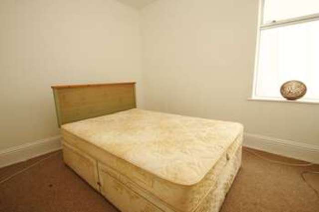  Image of 5 bedroom Semi-Detached house to rent in Capstone Road Bournemouth BH8 at Capstone Road  Bournemouth, BH8 8RP