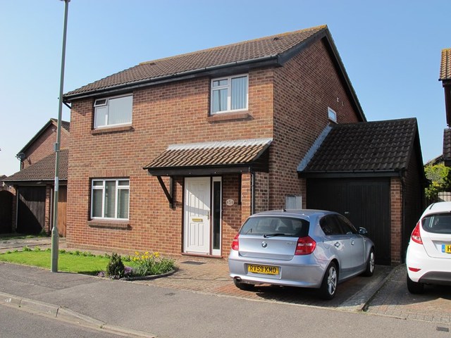  Image of 4 bedroom Detached house for sale in Puffin Crescent Stubbington Fareham PO14 at Puffin Crescent Stubbington Fareham, PO14 3LG