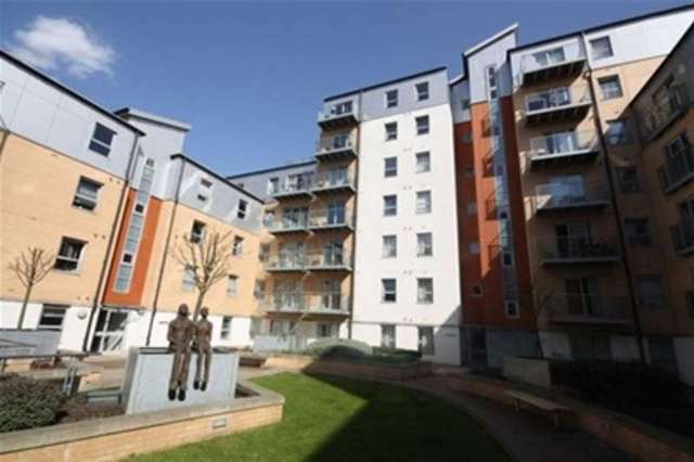  Image of 1 bedroom Flat for sale in Queen Mary Avenue London E18 at Queen Mary Avenue  London, E18 2FJ