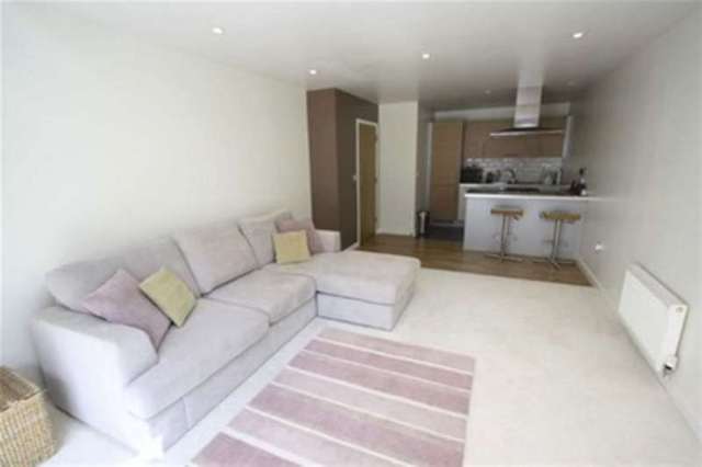  Image of 1 bedroom Flat for sale in Queen Mary Avenue London E18 at Queen Mary Avenue  London, E18 2FJ