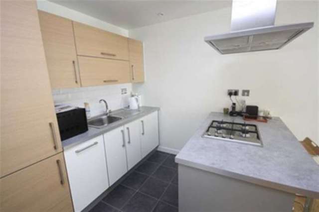  Image of 1 bedroom Flat for sale in Queen Mary Avenue London E18 at Queen Mary Avenue  London, E18 2FJ