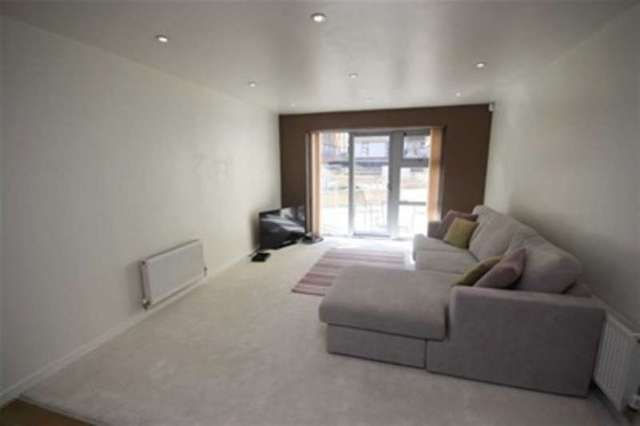  Image of 1 bedroom Flat for sale in Queen Mary Avenue London E18 at Queen Mary Avenue  London, E18 2FJ