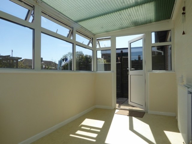  Image of 2 bedroom Detached house for sale in Queens Crescent Stubbington Fareham PO14 at Queens Crescent  Fareham, PO14 2QJ