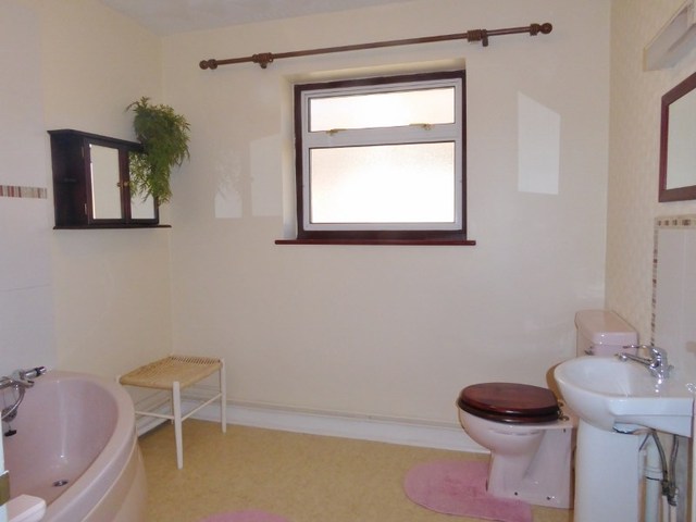  Image of 2 bedroom Detached house for sale in Queens Crescent Stubbington Fareham PO14 at Queens Crescent  Fareham, PO14 2QJ