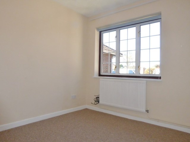  Image of 2 bedroom Detached house for sale in Queens Crescent Stubbington Fareham PO14 at Queens Crescent  Fareham, PO14 2QJ