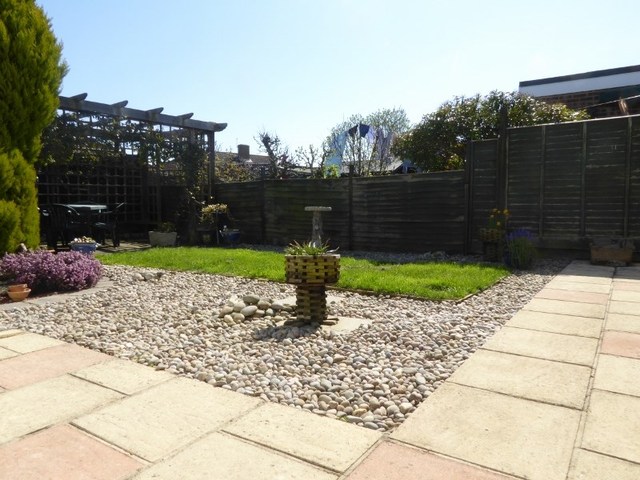  Image of 2 bedroom Detached house for sale in Queens Crescent Stubbington Fareham PO14 at Queens Crescent  Fareham, PO14 2QJ