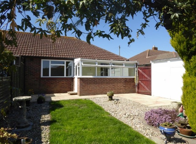  Image of 2 bedroom Detached house for sale in Queens Crescent Stubbington Fareham PO14 at Queens Crescent  Fareham, PO14 2QJ