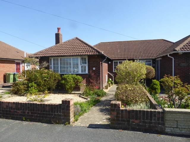  Image of 2 bedroom Detached house for sale in Queens Crescent Stubbington Fareham PO14 at Queens Crescent  Fareham, PO14 2QJ
