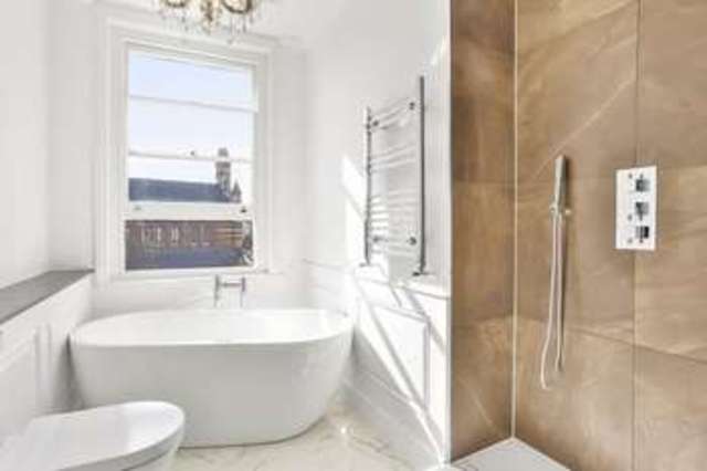  Image of 2 bedroom Flat for sale in Queen's Gate London SW7 at Queens Gate  London, SW7 5LJ