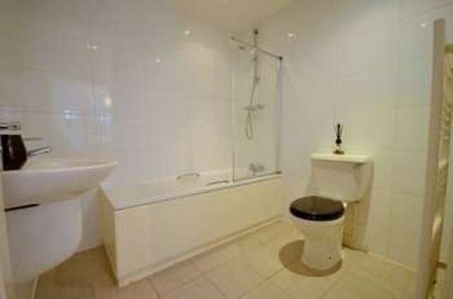  Image of 2 bedroom Flat for sale in Queens Park Avenue Bournemouth BH8 at Queens Park Avenue  Bournemouth, BH8 9EZ