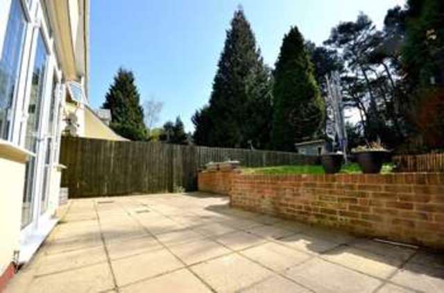  Image of 2 bedroom Flat for sale in Queens Park Avenue Bournemouth BH8 at Queens Park Avenue  Bournemouth, BH8 9EZ