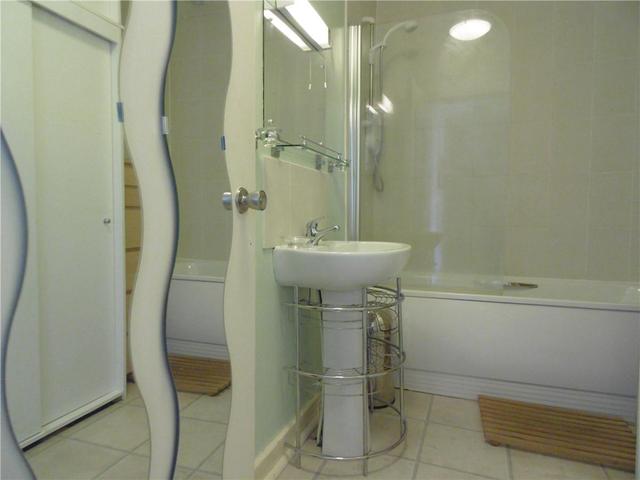  Image of 1 bedroom Flat to rent in Raeburn Place Edinburgh EH4 at Stockbridge Edinburgh Edinburgh, EH4 1HX
