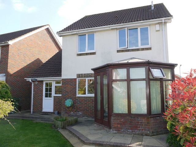  Image of 4 bedroom Detached house for sale in Rake Way Aylesbury HP21 at Rake Way  Aylesbury, HP21 9AL